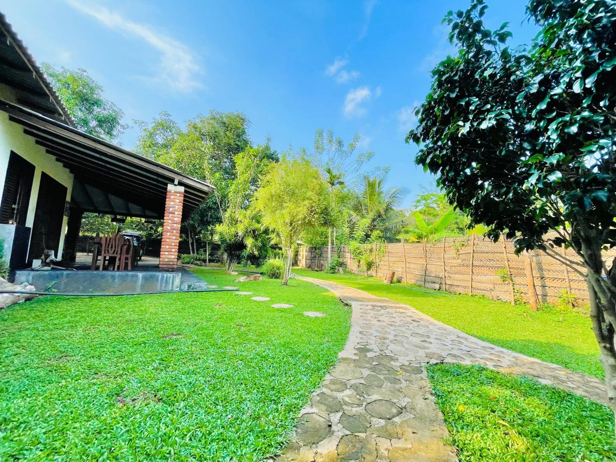 Green Cottage Anuradhapura Exterior photo