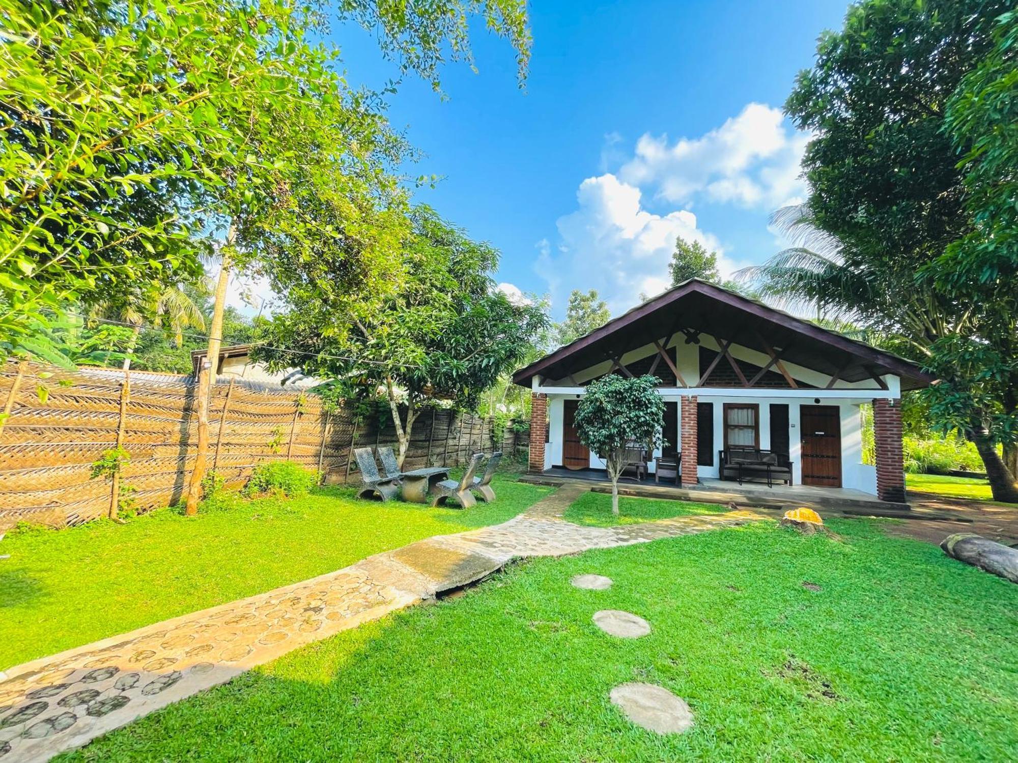 Green Cottage Anuradhapura Exterior photo